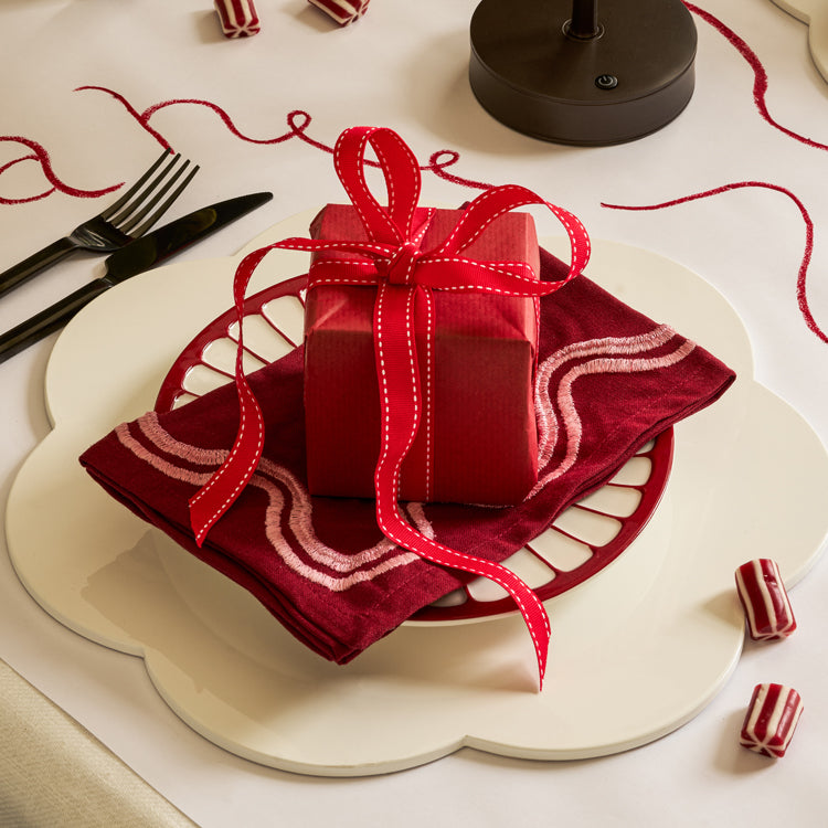 Vita lack bordstabletter – Set om 4