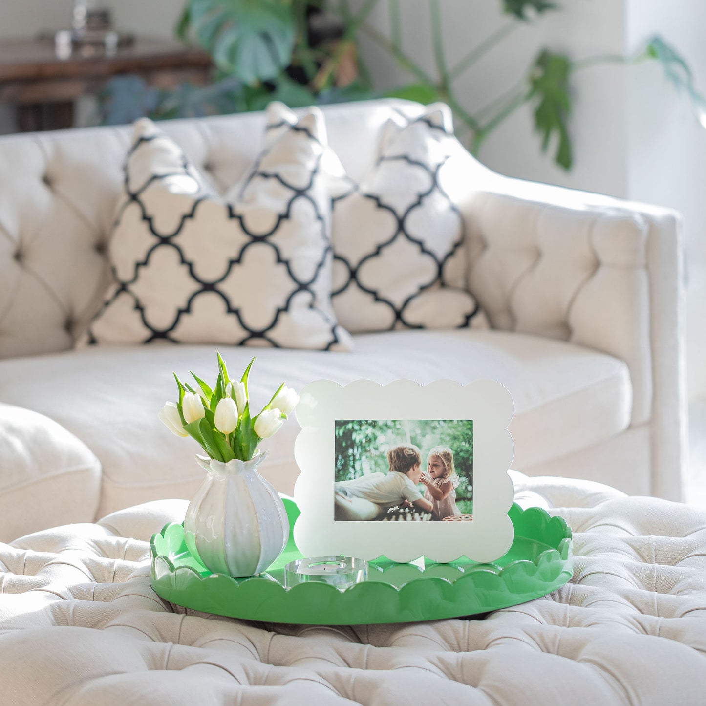 Leaf Green Round Large Lacquered Scallop Tray