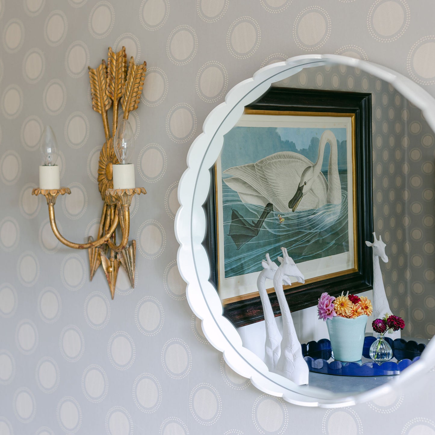 White Large Scallop Round Mirror