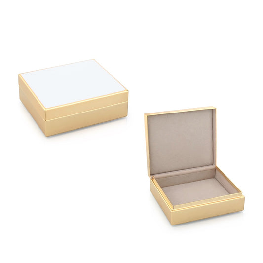 Caja de esmalte blanco y oro.